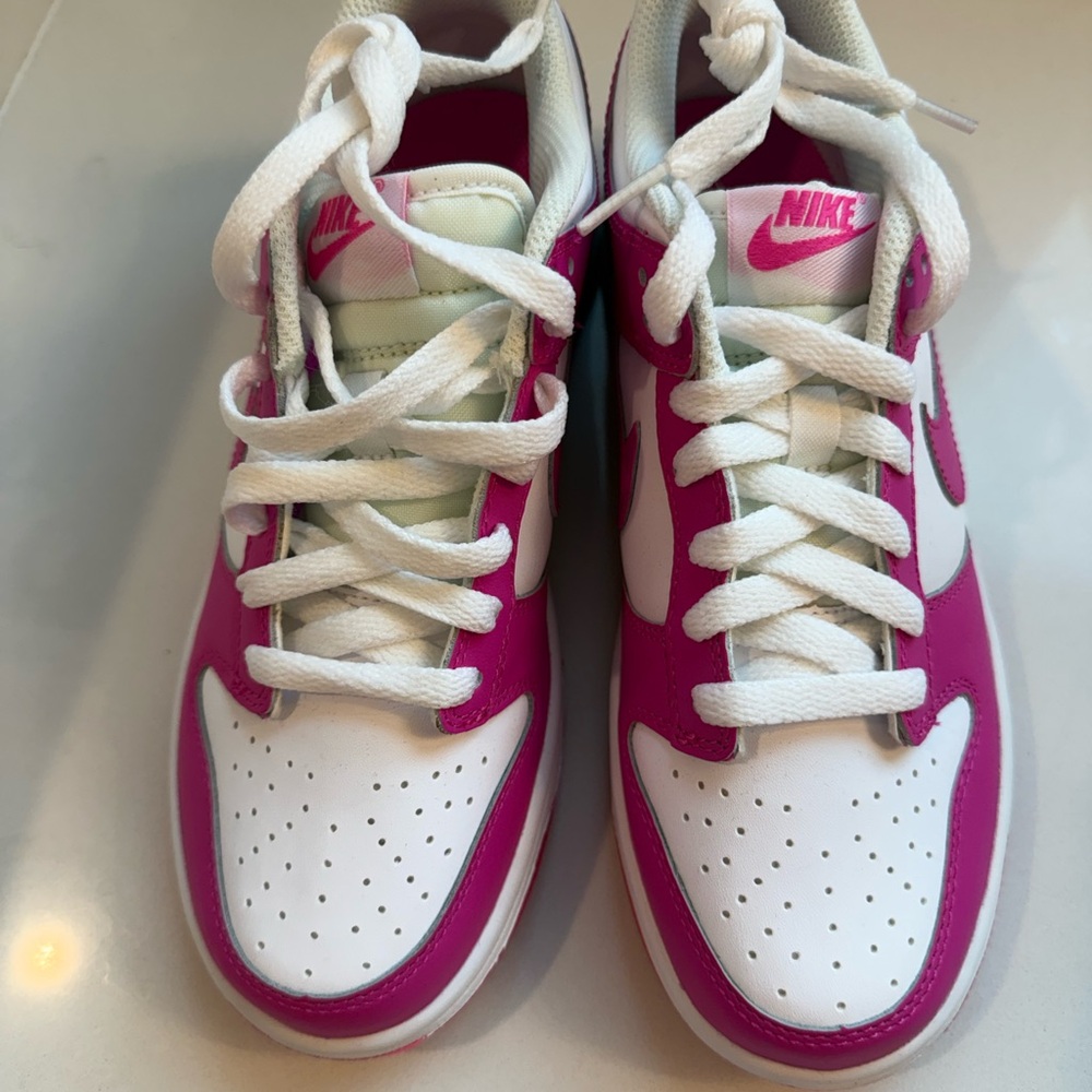 NEW Nike pink pandas